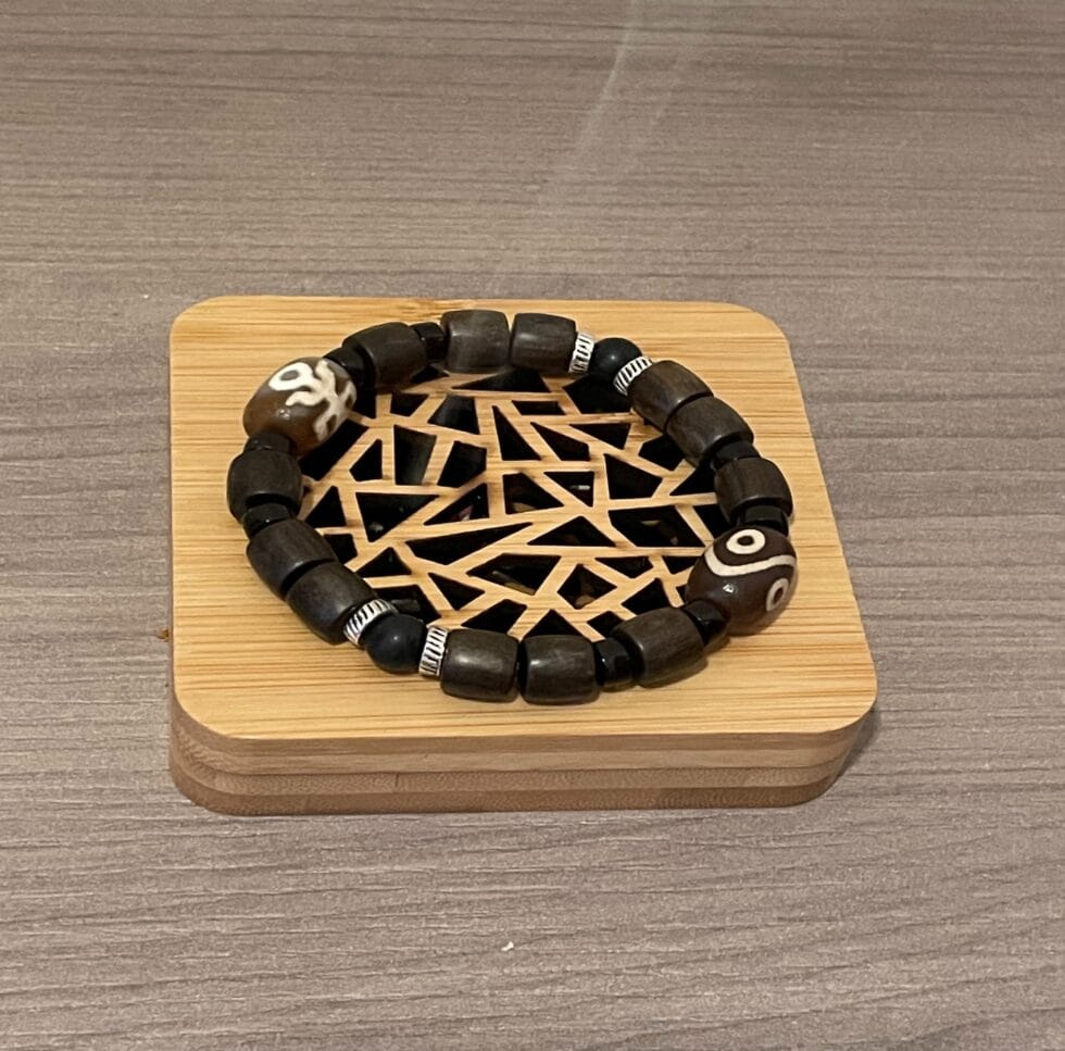 Xuan Wei Ya gZi bead jewellery