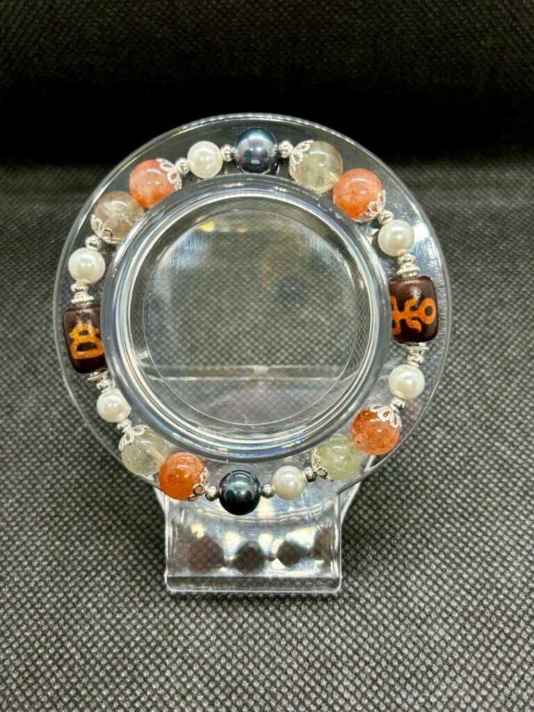Noblemen with God of Wealth dzi bracelet